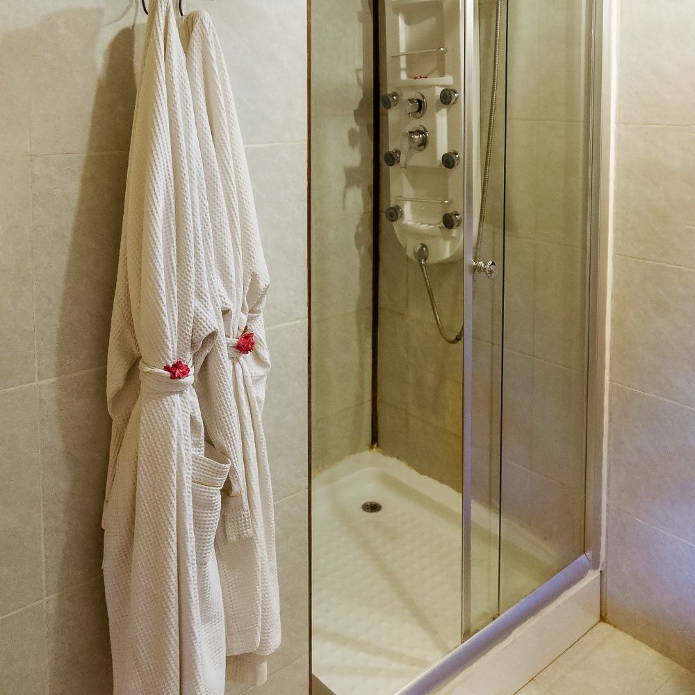 cabina doccia con calcare